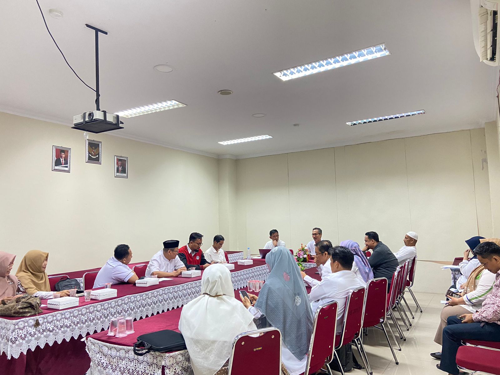 Pascasarjana Mengadakan Rapat Persiapan Pelaksanaan Ramah Tamah dan Wisuda