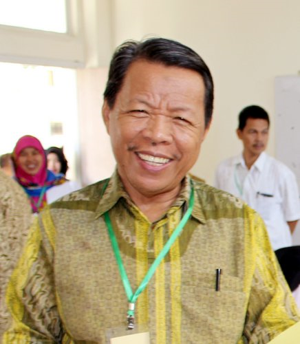 Prof. Dr. H. Lomba Sultan, M.Ag.